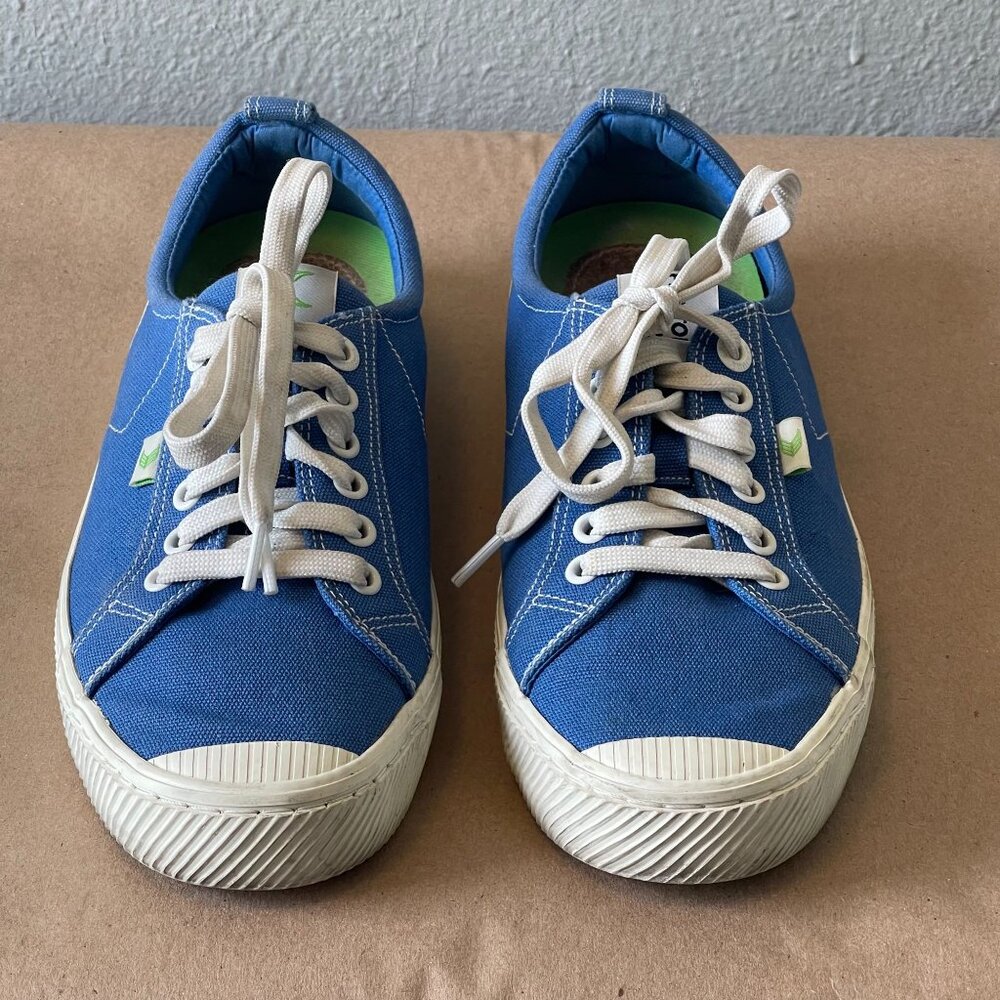 Cariuma‎ Unisex Pantone Canvas Low Top Lace-Up Sneakers Classic Blue 8.5M 10W